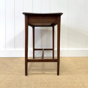 A Very Good 18th Century Georgian Mahogany Side Table or Nightstand