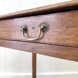 A Very Good 18th Century Georgian Mahogany Side Table or Nightstand