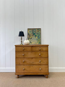 An Antique English Pine Chest of Drawers/Dresser c1890