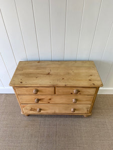 An English Pine Low Chest of Drawers Dresser with Wooden Knobs c1890