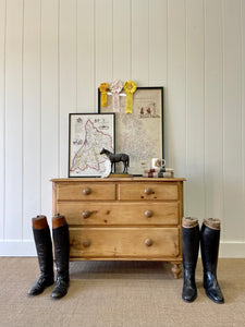 An English Pine Low Chest of Drawers Dresser with Wooden Knobs c1890