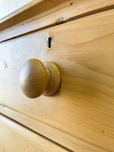 An Antique English Pine Chest of Drawers Dresser with Wooden Knobs c1890