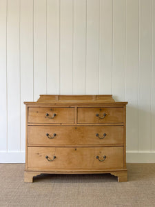 An Antique English Pine Bow Front Chest of Drawers/Dresser c1820