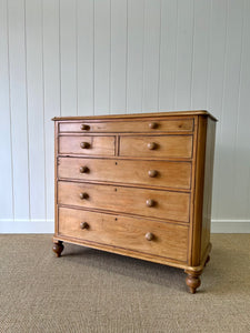 An English Pine Chest of Drawers Dresser with Wooden Knobs c1880