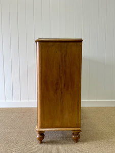 An English Pine Chest of Drawers Dresser with Wooden Knobs c1880