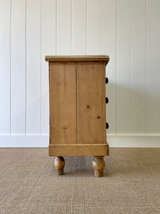 An Antique English Pine Chest of Drawers Dresser with Dark Wooden Knobs c1890