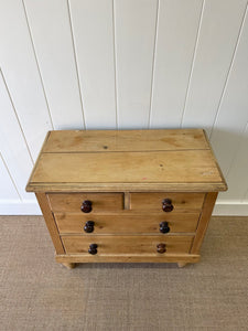An Antique English Pine Chest of Drawers Dresser with Dark Wooden Knobs c1890