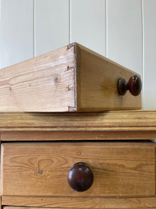 An Antique English Pine Chest of Drawers Dresser with Dark Wooden Knobs c1890