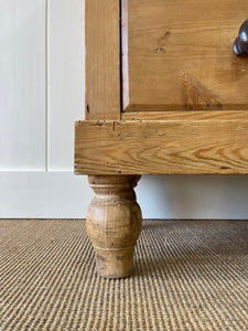 An Antique English Pine Chest of Drawers Dresser with Dark Wooden Knobs c1890