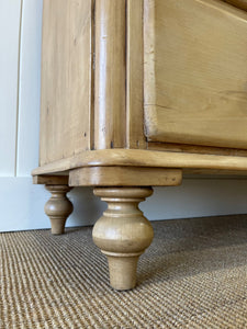 An English Pine Low Chest of Drawers Dresser with Wooden Knobs c1890