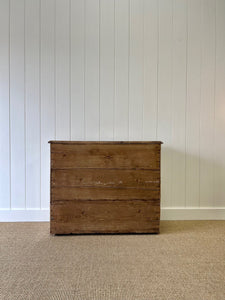 A Rustic English 19th Century Pine Cupboard c1880