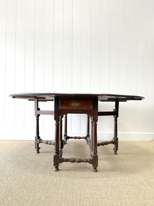 A Very Good and Large Antique English Country Oak Drop Leaf Gate Leg Table