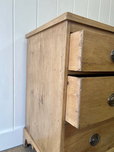 A Very Good English Georgian Pine Chest of Drawers Dresser c1800