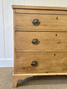 A Very Good English Georgian Pine Chest of Drawers Dresser c1800