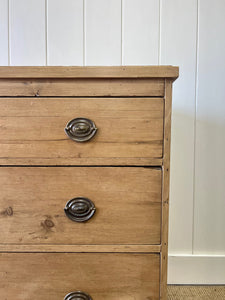 A Very Good English Georgian Pine Chest of Drawers Dresser c1800