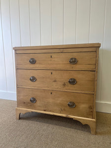 A Very Good English Georgian Pine Chest of Drawers Dresser c1800