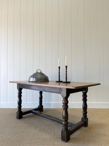 An Antique English Country Oak 5.5 ft Kitchen Dining Table c1820 with Turned Legs