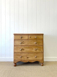 A 19th Century English Chest of Drawers/Dresser
