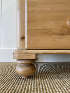 An English Pine Low Chest of Drawers Dresser with Wooden Knobs c1890