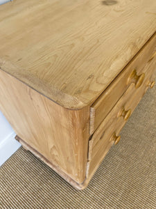 An English Pine Low Chest of Drawers Dresser with Wooden Knobs c1890