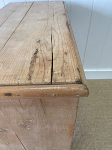 An Antique English Pine Chest of Drawers Dresser with Dark Wooden Knobs c1890