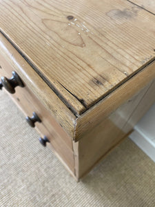 An Antique English Pine Chest of Drawers Dresser with Dark Wooden Knobs c1890
