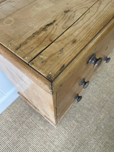 An Antique English Pine Chest of Drawers Dresser with Dark Wooden Knobs c1890