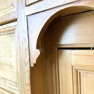 An English Country 7 Drawer Pine Buffet or Sideboard