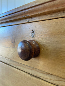An Antique English Pine Chest of Drawers/Dresser c1890