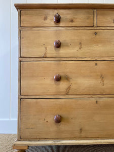 An Antique English Pine Chest of Drawers/Dresser c1890