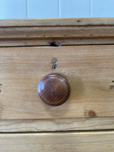 An Antique English Pine Chest of Drawers/Dresser c1890