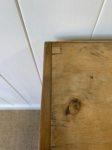 An Antique English Pine Chest of Drawers/Dresser c1890