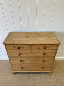 An Antique English Pine Chest of Drawers/Dresser c1890