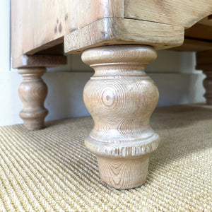 An Antique English Pine Chest of Drawers Dresser Tulip Feet c1890