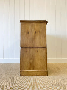 An Antique English Pine Chest of Drawers/Dresser with Dark Knob Hardware c1890