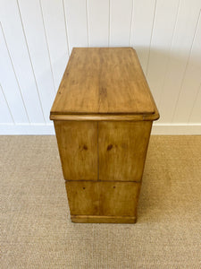 An Antique English Pine Chest of Drawers/Dresser with Dark Knob Hardware c1890