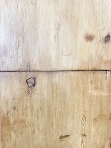 An Antique English Pine Chest of Drawers/Dresser with Dark Knob Hardware c1890