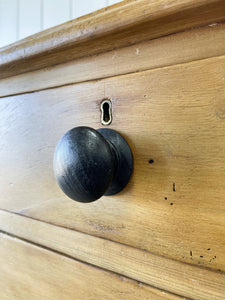 An Antique English Pine Chest of Drawers/Dresser with Dark Knob Hardware c1890