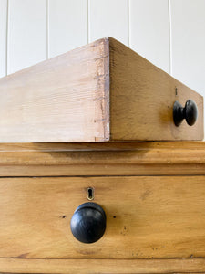An Antique English Pine Chest of Drawers/Dresser with Dark Knob Hardware c1890