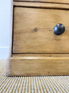 An Antique English Pine Chest of Drawers/Dresser with Dark Knob Hardware c1890