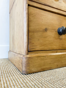 An Antique English Pine Chest of Drawers/Dresser with Dark Knob Hardware c1890