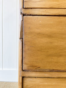An Antique English Pine Chest of Drawers/Dresser with Dark Knob Hardware c1890