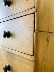 An Antique English Pine Chest of Drawers/Dresser with Dark Knob Hardware c1890