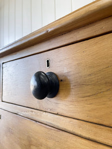 An Antique English Pine Chest of Drawers/Dresser with Dark Knob Hardware c1890