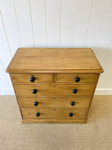 An Antique English Pine Chest of Drawers/Dresser with Dark Knob Hardware c1890