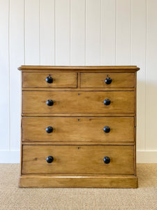 An Antique English Pine Chest of Drawers/Dresser with Dark Knob Hardware c1890