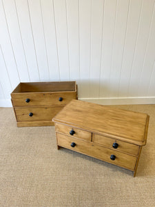 An Antique English Pine Chest of Drawers/Dresser with Dark Knob Hardware c1890