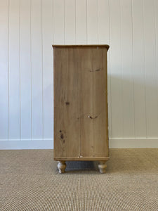 An Antique English Pine Chest of Drawers/Dresser with Dark Knob Hardware c1890