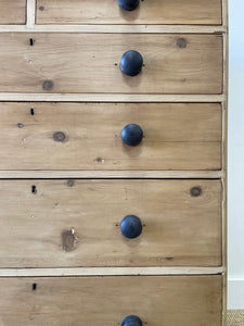 An Antique English Pine Chest of Drawers/Dresser with Dark Knob Hardware c1890