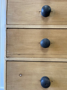 An Antique English Pine Chest of Drawers/Dresser with Dark Knob Hardware c1890